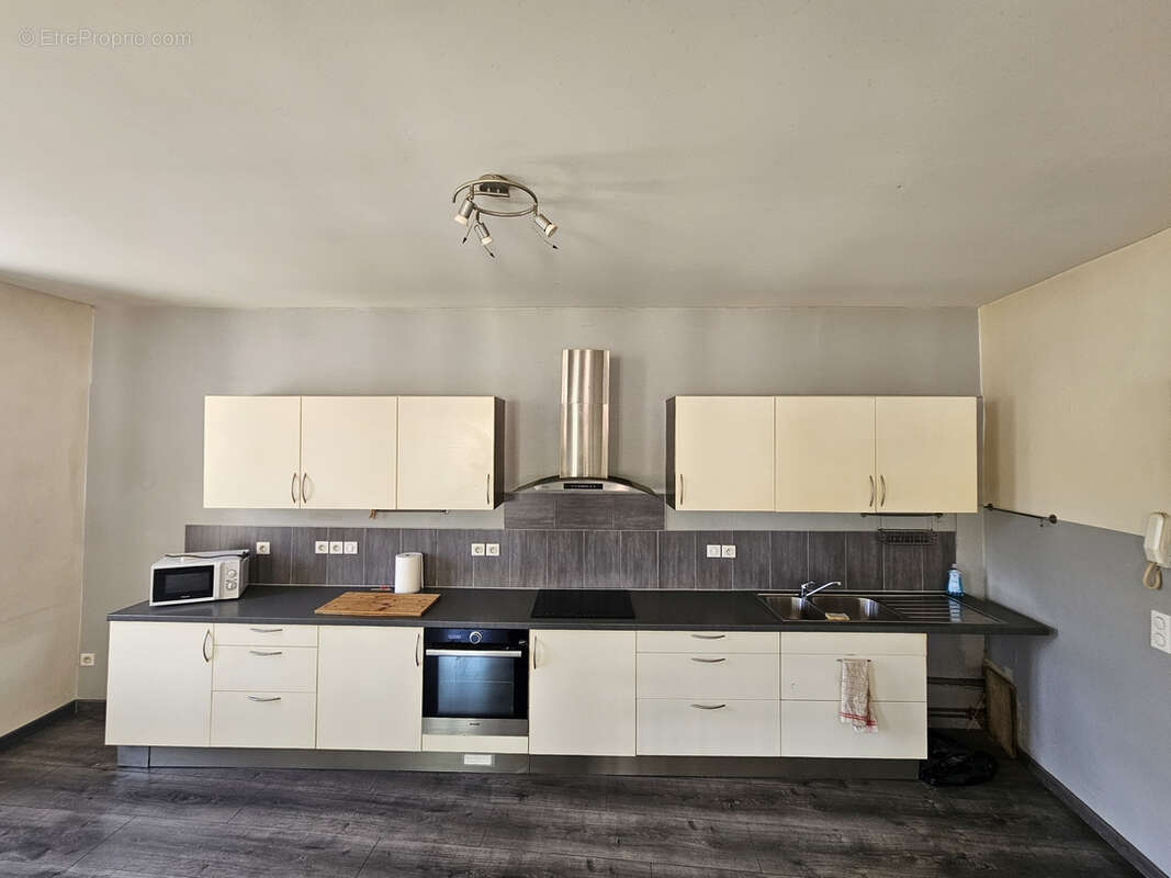 Saint-Claude : appartement type F6 de 130m2 en duplex - photo 4
