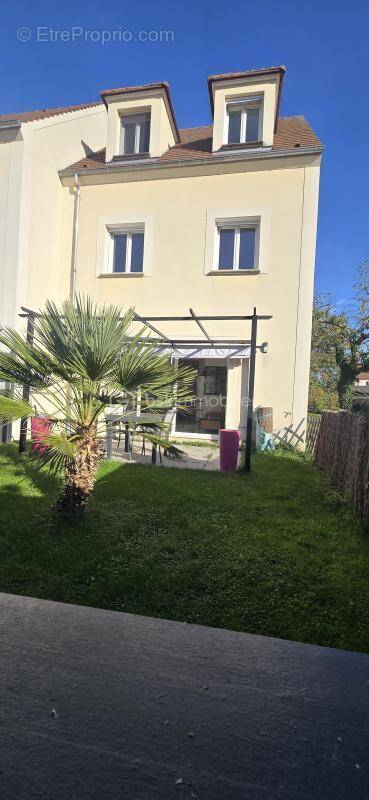 Maison à MAROLLES-EN-HUREPOIX