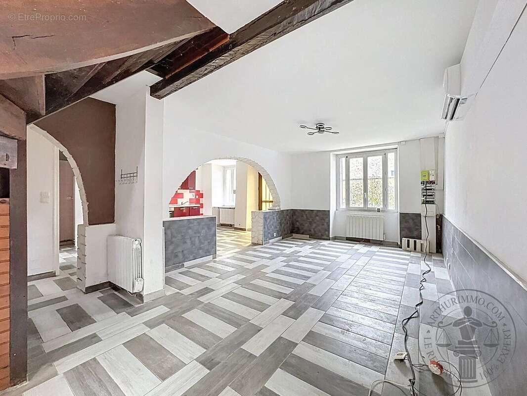 Maison à ANGERVILLIERS