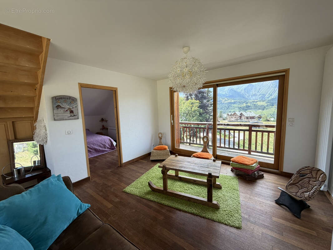 Emplacement idéal pour ce chalet au pied des pistes de ski ! - photo 9