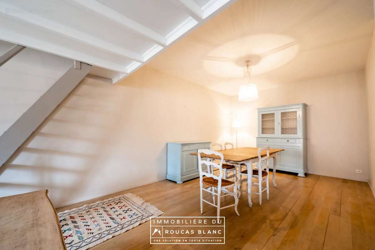 Appartement à MARSEILLE-1E