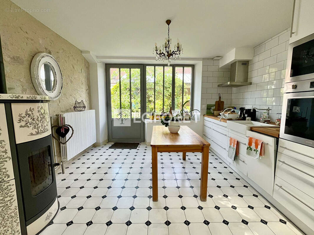 Propriété ancienne 7 pièce(s) 234.25 m2 - photo 12