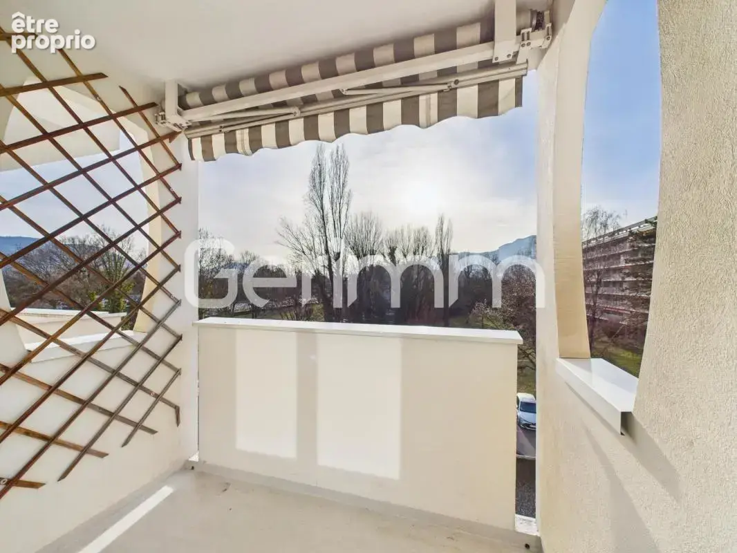 Vente - Appartement - 3 pièces + cuisine - 75 m² - 215 000 € - - photo 21