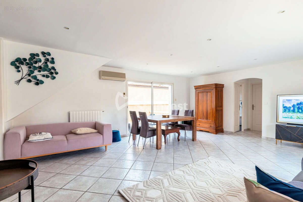 Maison à SAINT-LAURENT-DE-MURE