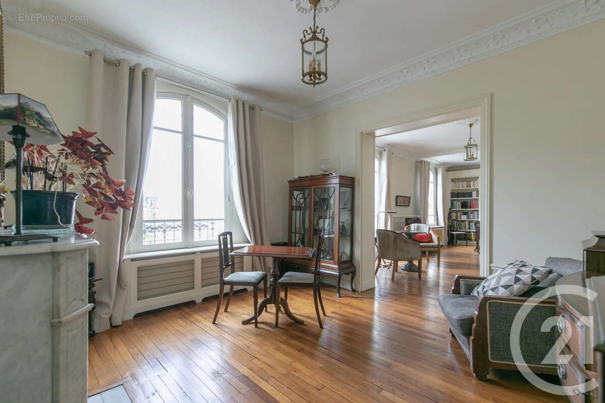Appartement à SAINT-MAUR-DES-FOSSES