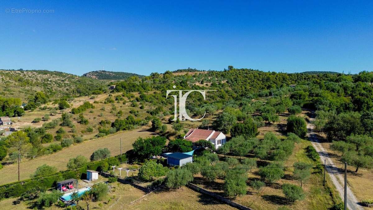 Maison à SAINT-BRES