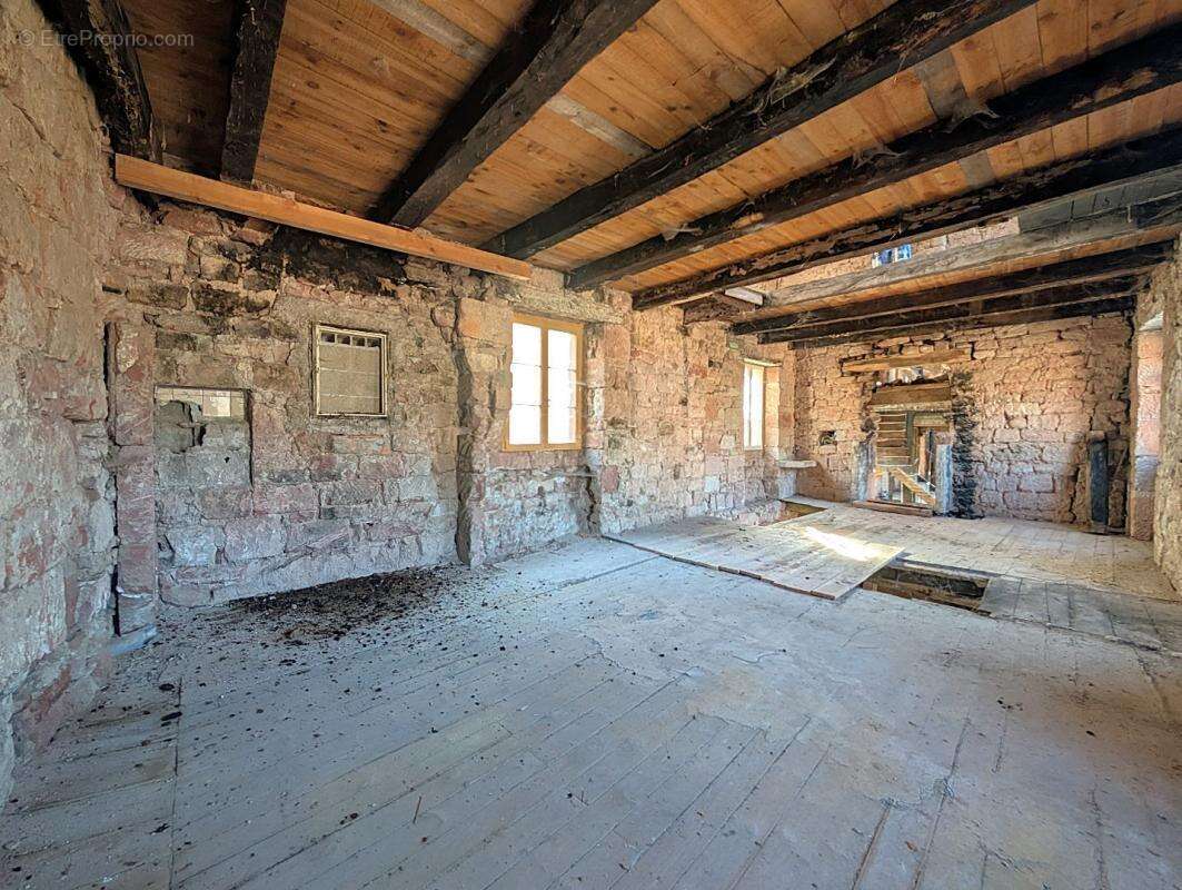 Appartement à VILLECOMTAL