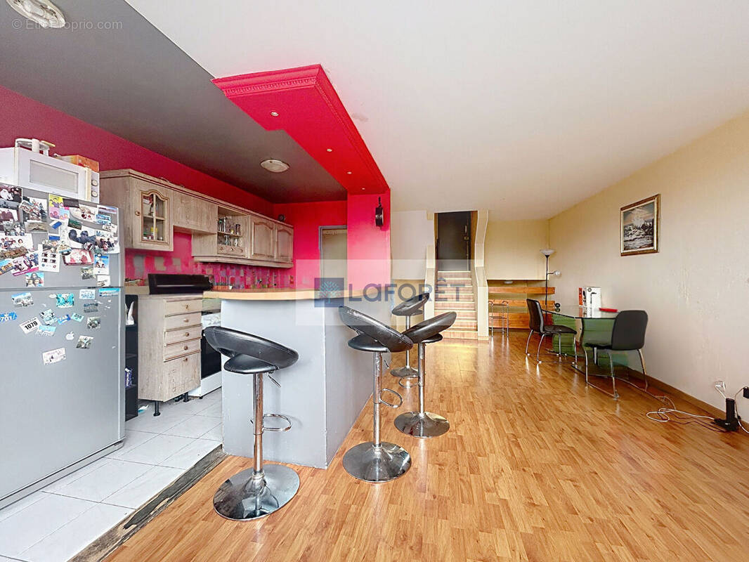 Appartement à SARTROUVILLE
