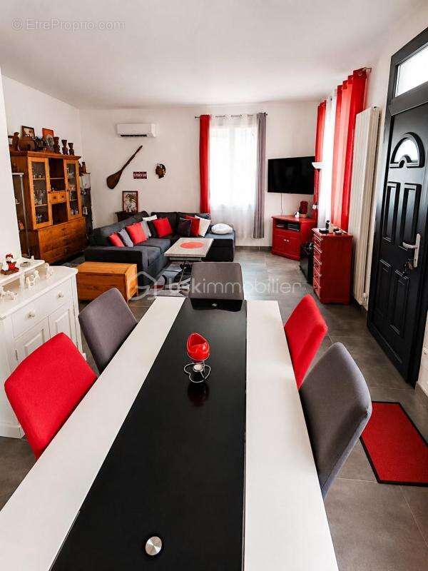 À vendre – maison familiale évolutive 130,50 m² – 4 chambres – 2 logements (t3 + t3) – jardin – terrasses – garage – toulon oues - photo 7
