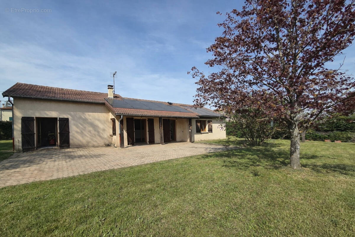 Maison à GREZIEU-LA-VARENNE