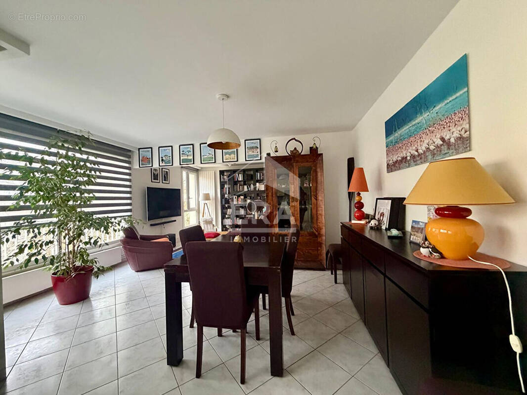 Appartement à COMBS-LA-VILLE