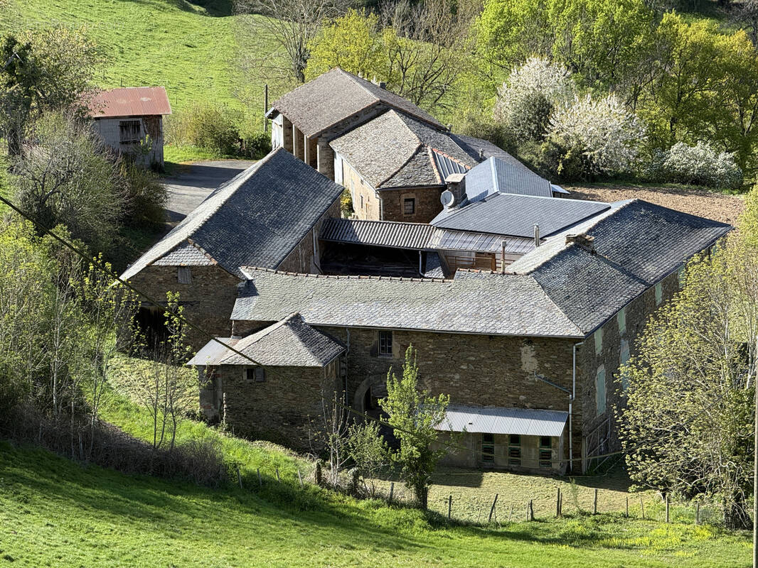 Maison à SAINT-SERNIN-SUR-RANCE