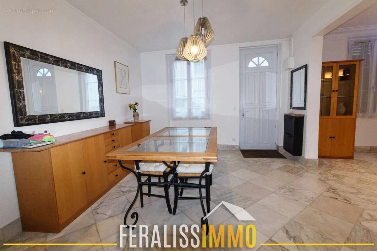 Maison à VAUX-SUR-SEINE