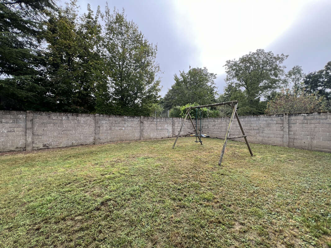 Maison de village en pierres sur cour et jardin clos - photo 15