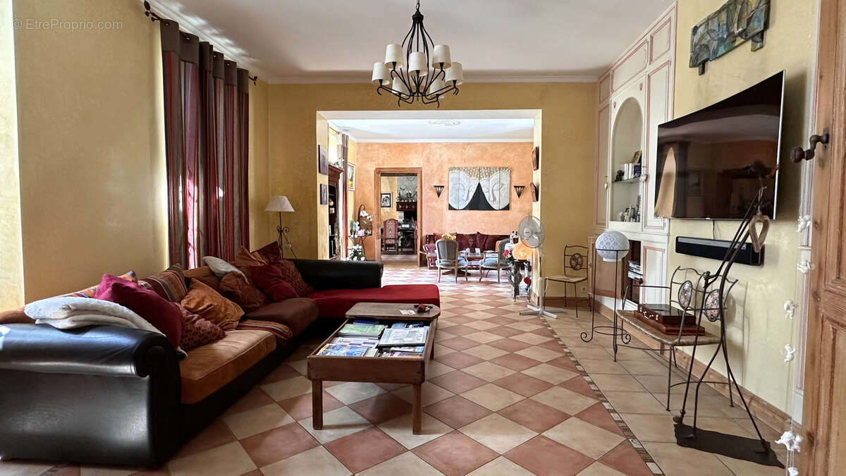 Maison à SAINT-JEAN-D'ANGELY