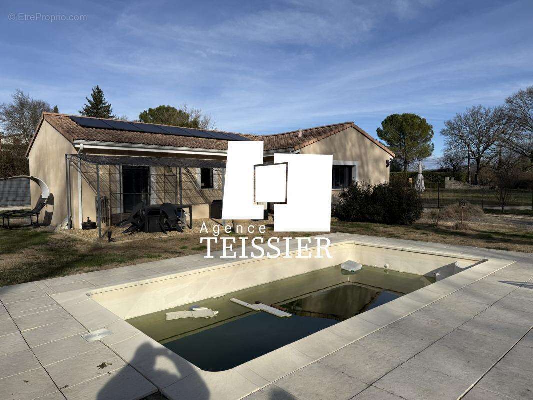 Maison à BERRIAS-ET-CASTELJAU