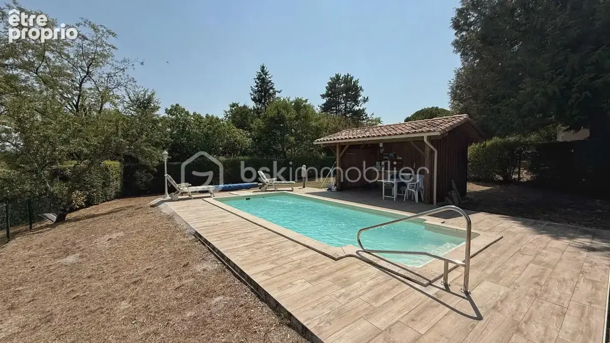 Aubeterre-sur-Dronne - Maison rénovée 148 m², vue panoramique et piscine - photo 10