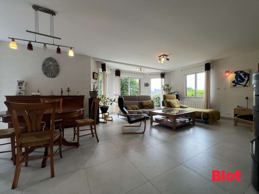 Maison à LE SEL-DE-BRETAGNE