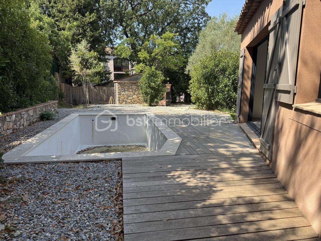 Maison neuve de 170 m2, 5 chambres, piscine, à toulon- quartier  la serinette - photo 24