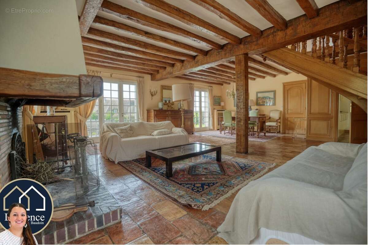 Maison 230 m² à La Hauteville  - photo 5