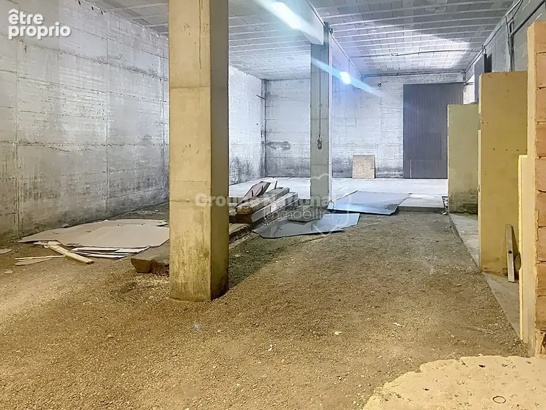 Châteauneuf-du-Pape : Ancienne cave viticole de 350 m² avec fort potentiel - photo 7