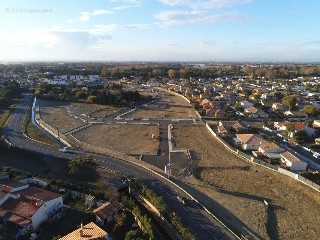 Terrain à SAINT-CYPRIEN