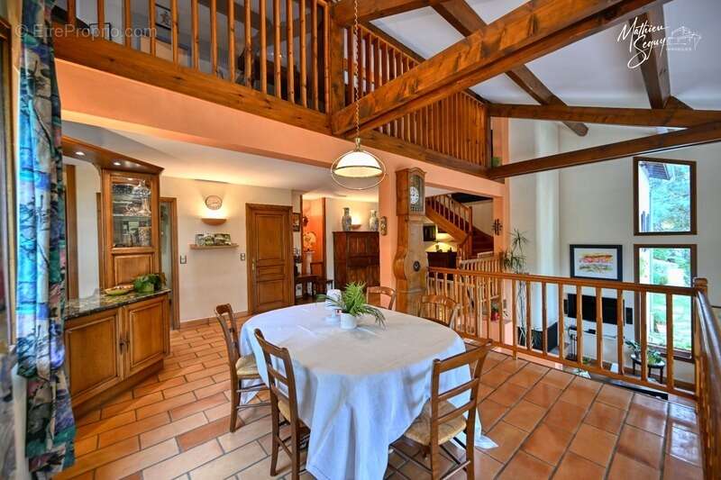Maison à AVEIZE