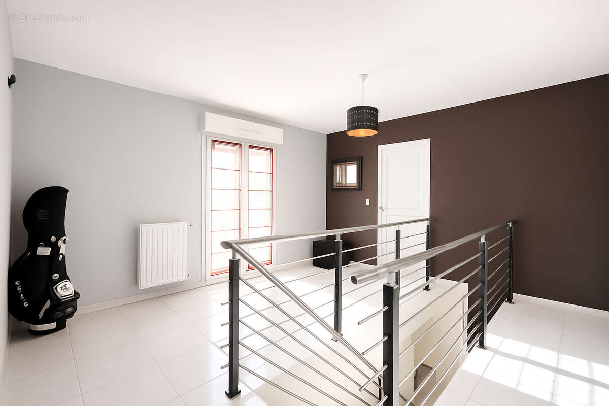 Maison à NEAUPHLE-LE-CHATEAU