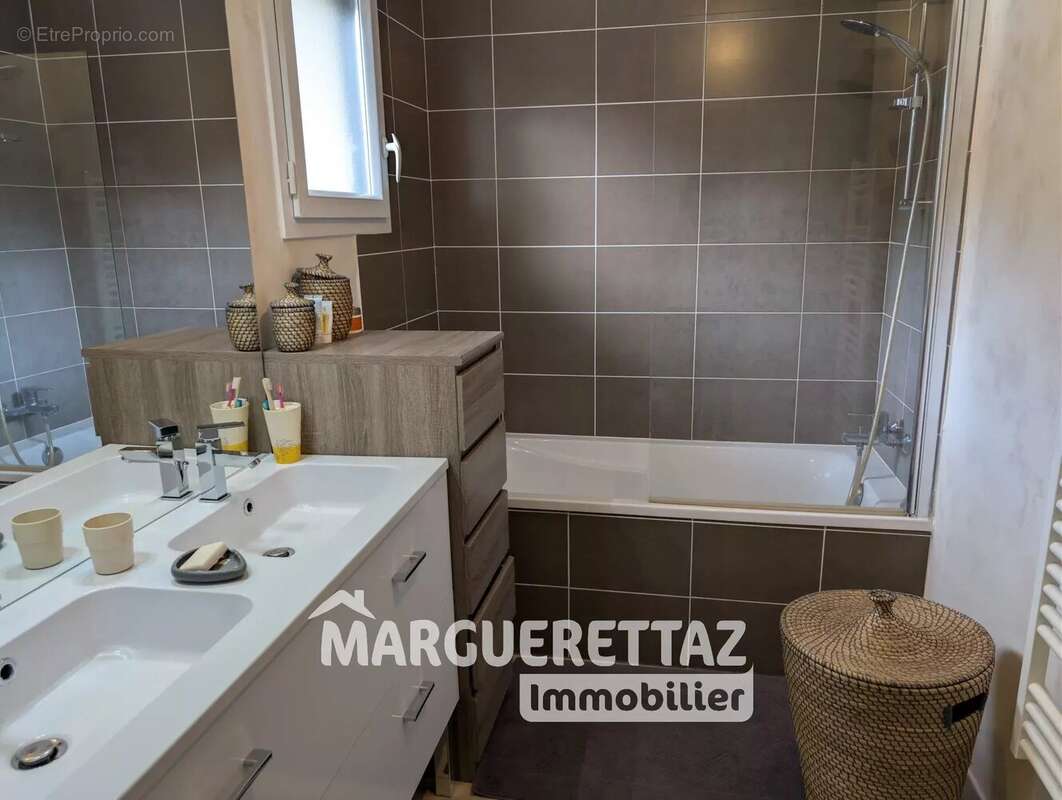 Appartement à AYSE