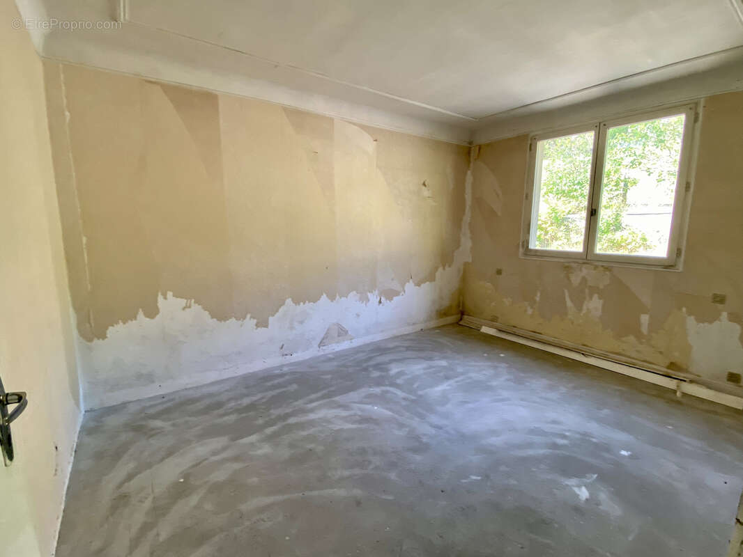 Maison à SAINT-VICTOR-DE-BUTHON