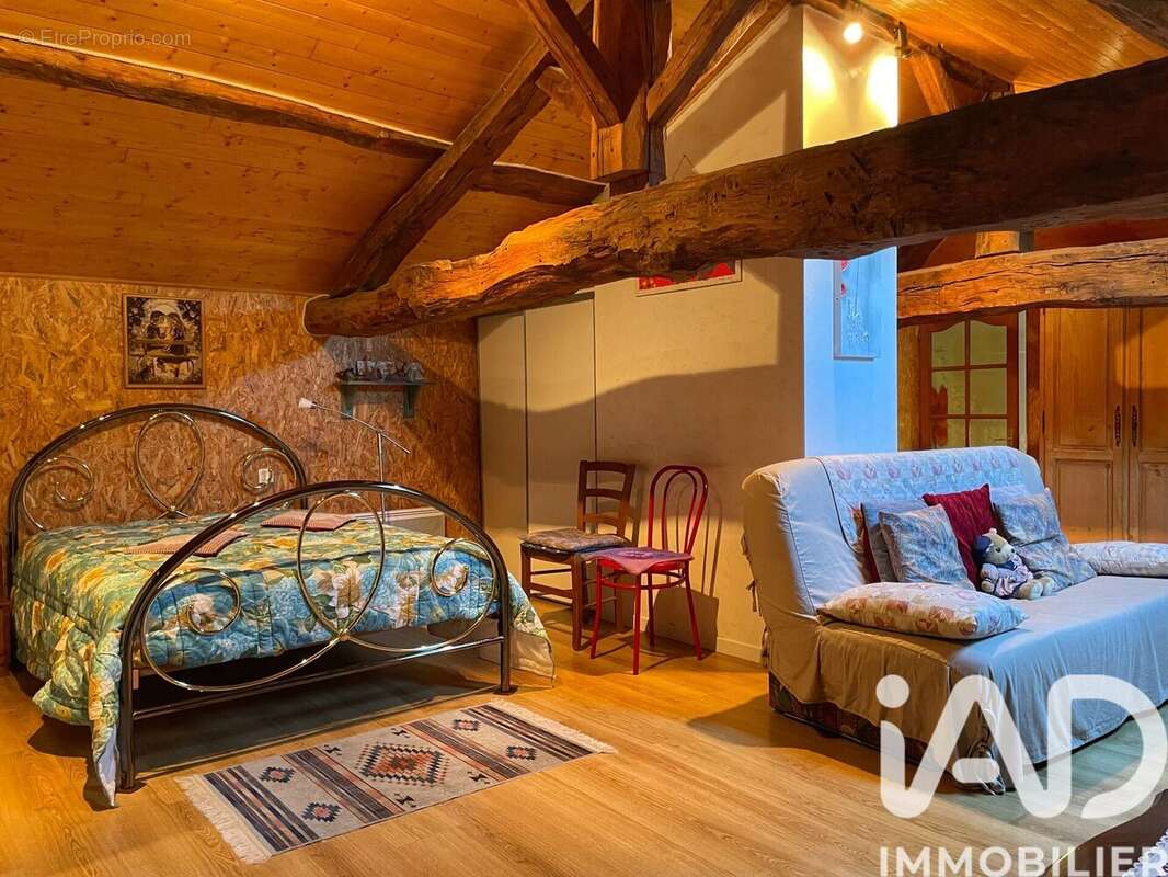 Maison 266 m² à Suaux  - photo 9