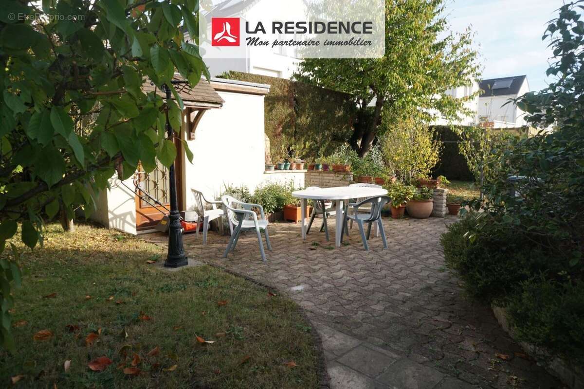 Maison à SAINT-ETIENNE-DU-ROUVRAY