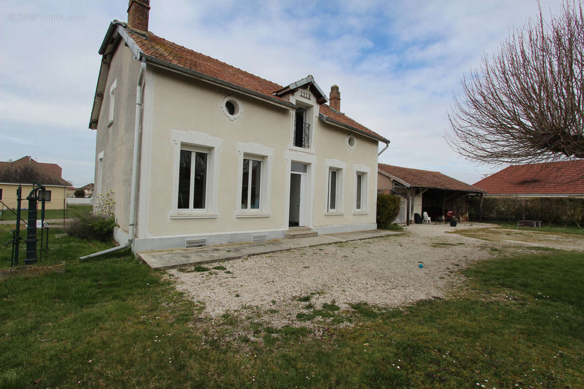 Maison à BOURANTON