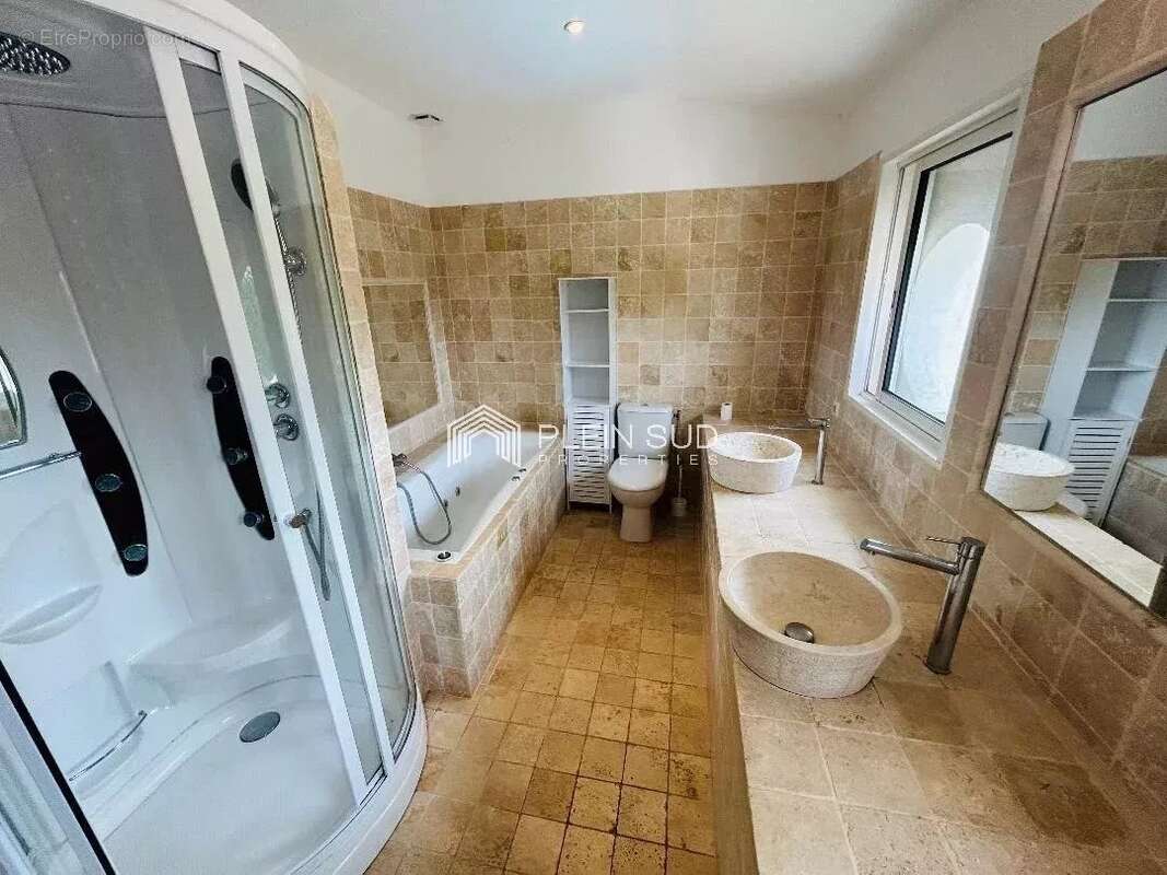 Maison à VALBONNE