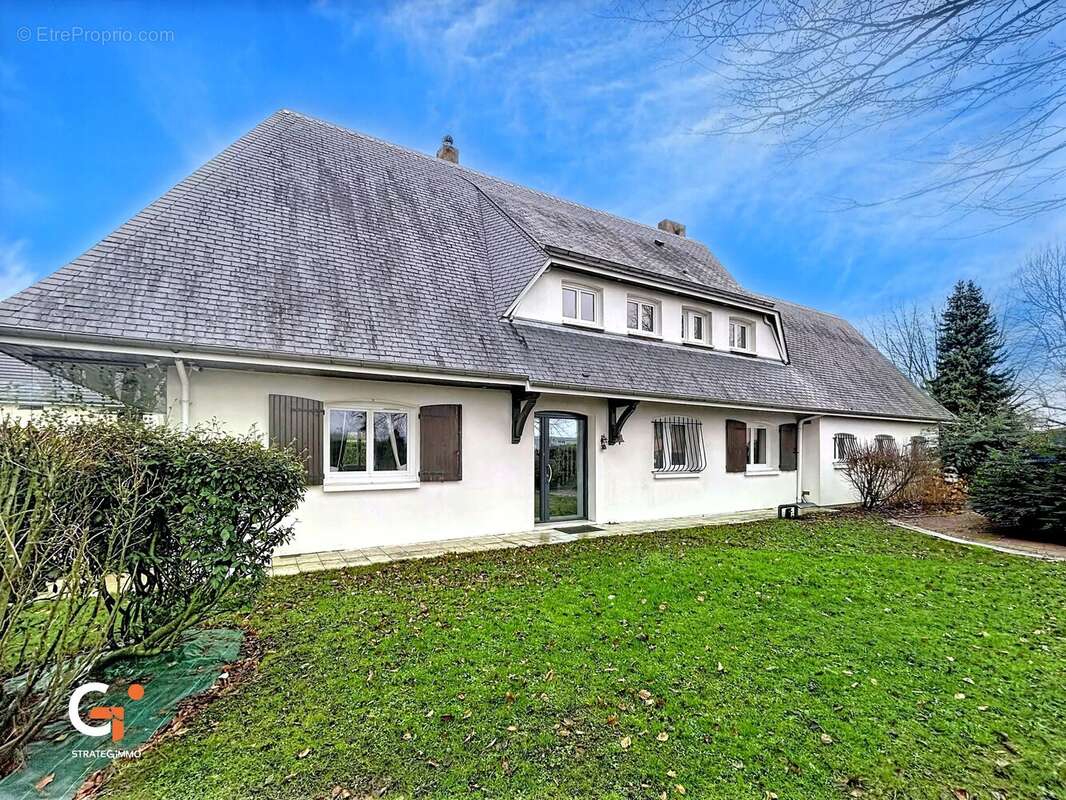 Maison à SAINT-PIERRE-DES-FLEURS