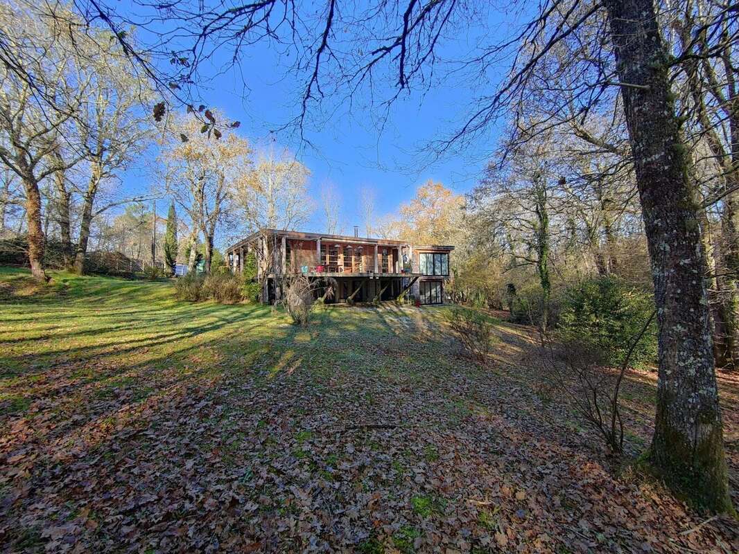 Maison à CABANAC-ET-VILLAGRAINS