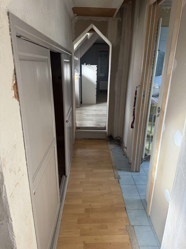 Maison à ILLEVILLE-SUR-MONTFORT