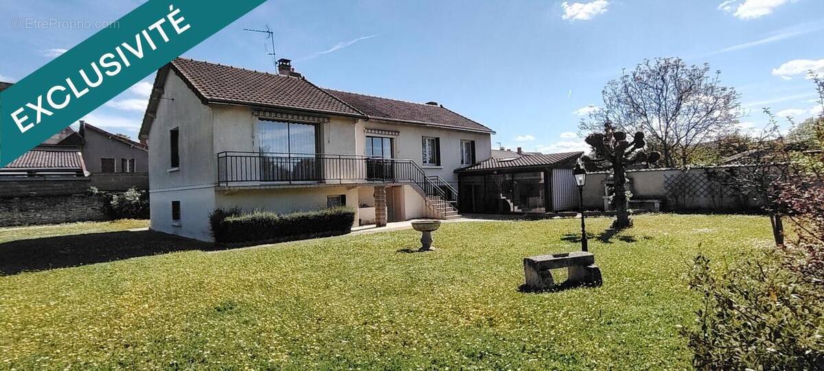 Photo 1 - Maison à CHATELLERAULT