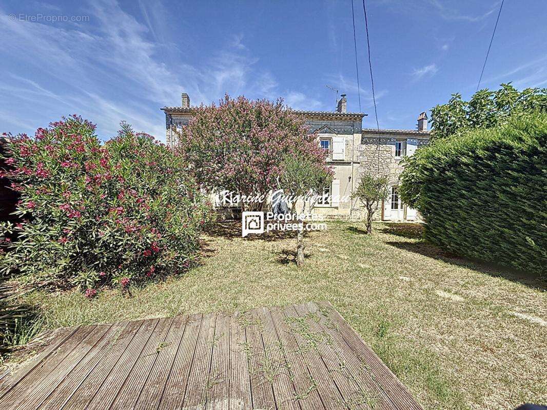 Maison en pierre Fronsadais 160 m2 + jardin + dépendance + garage - photo 16
