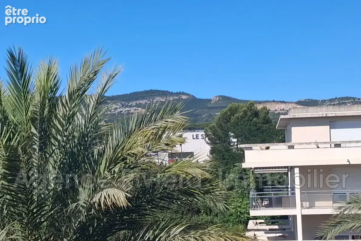 Appartement 3 pièces 66 m² à vendre à La Ciotat (13600) - photo 2
