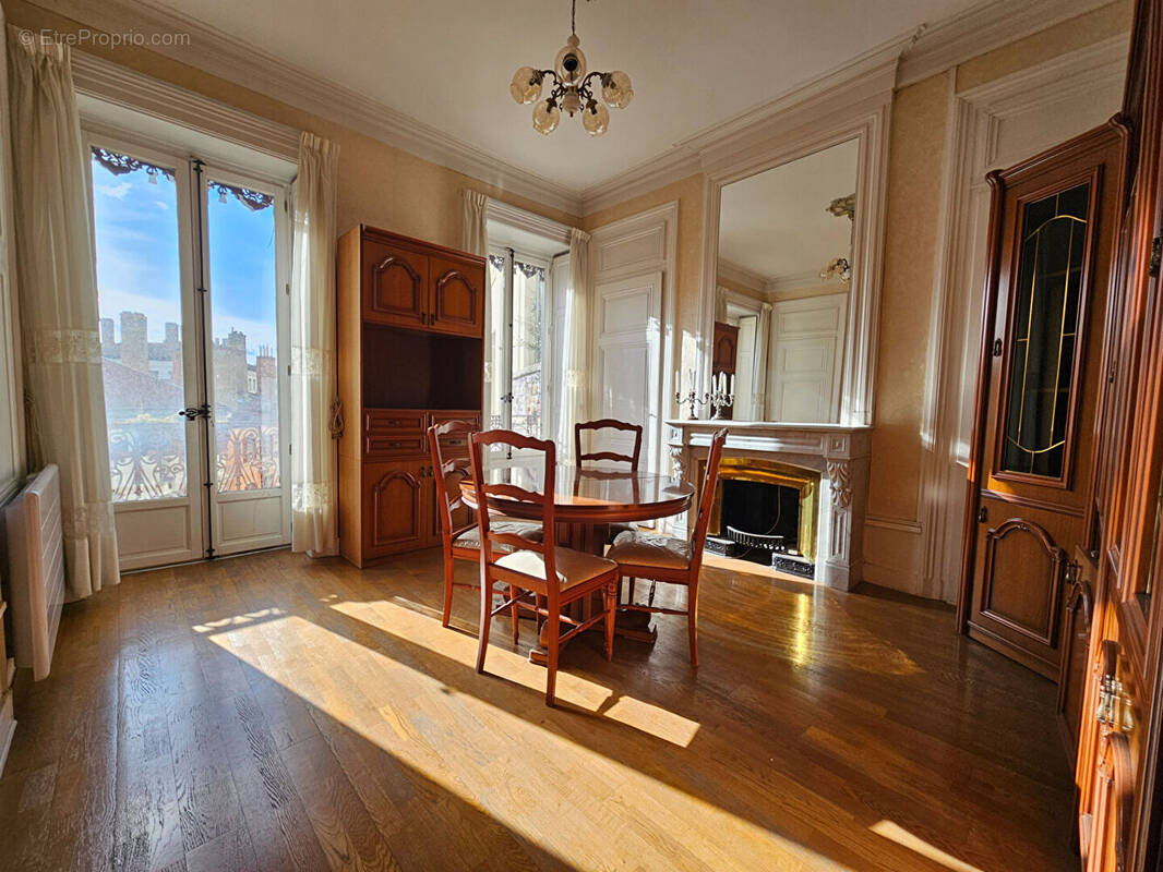 Appartement à LYON-1E