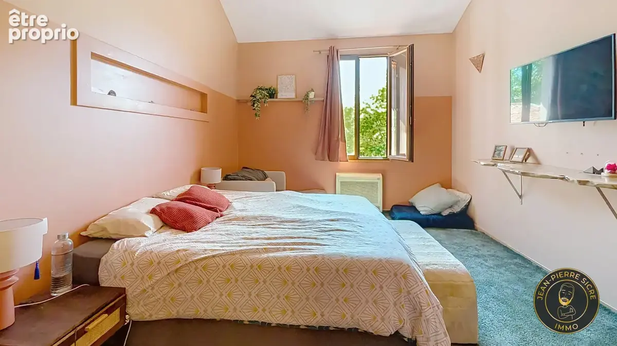Maison de Village rénovée au coeur du village au charme omniprésent - Dépendance et terrain constructible - photo 12