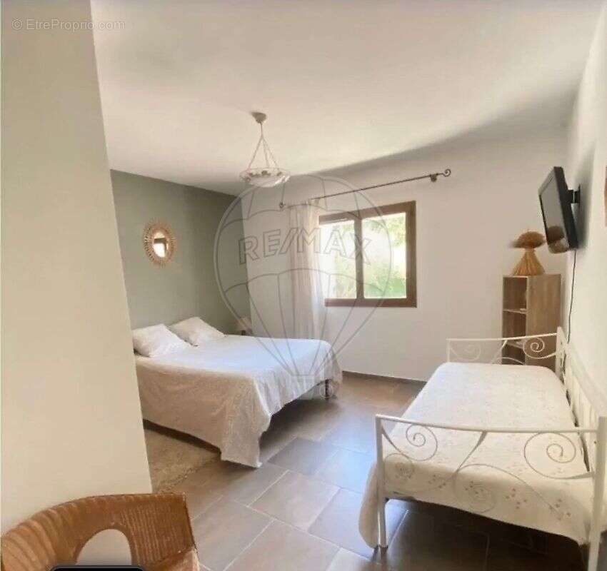 Maison à COURSEGOULES