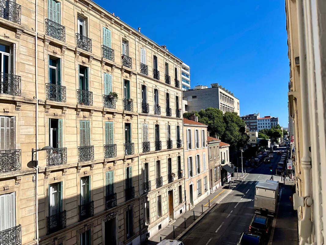 Appartement à MARSEILLE-5E