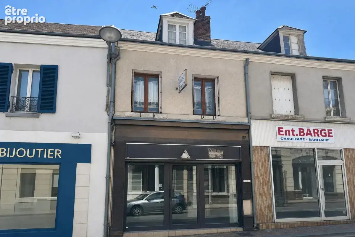 Maison de 5 pièces - 108 m²  en vente à La Châtre - photo 3