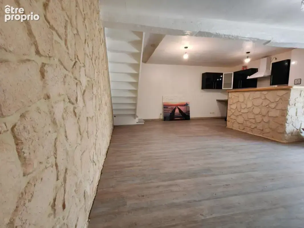 Maison à MOULIETS-ET-VILLEMARTIN
