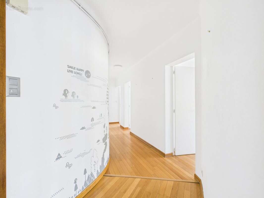 Commerce 91 m² à Avignon  - photo 2