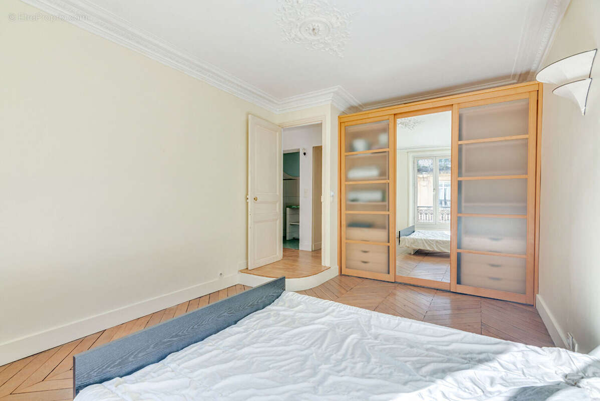 Appartement à PARIS-10E