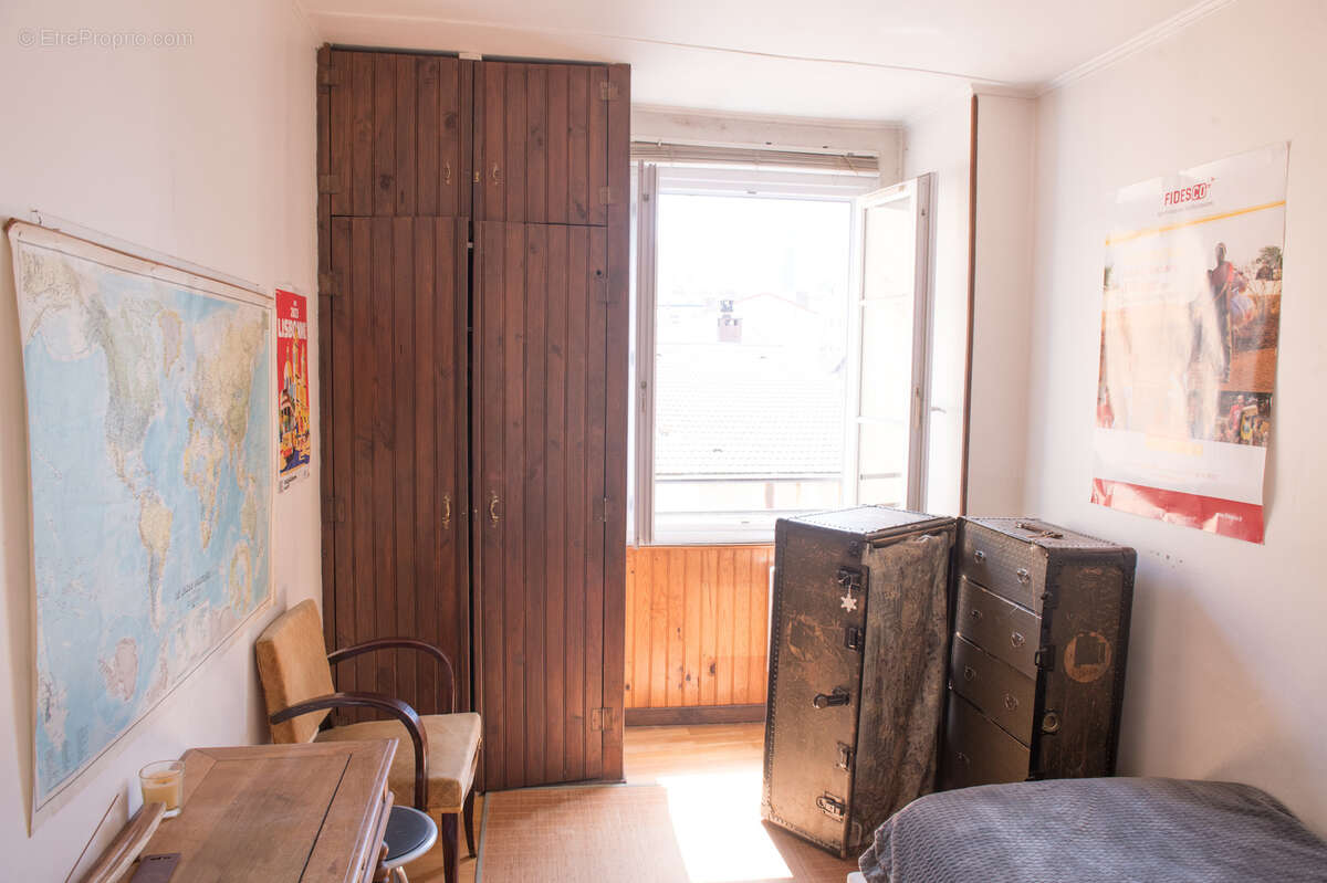 Appartement à COURBEVOIE