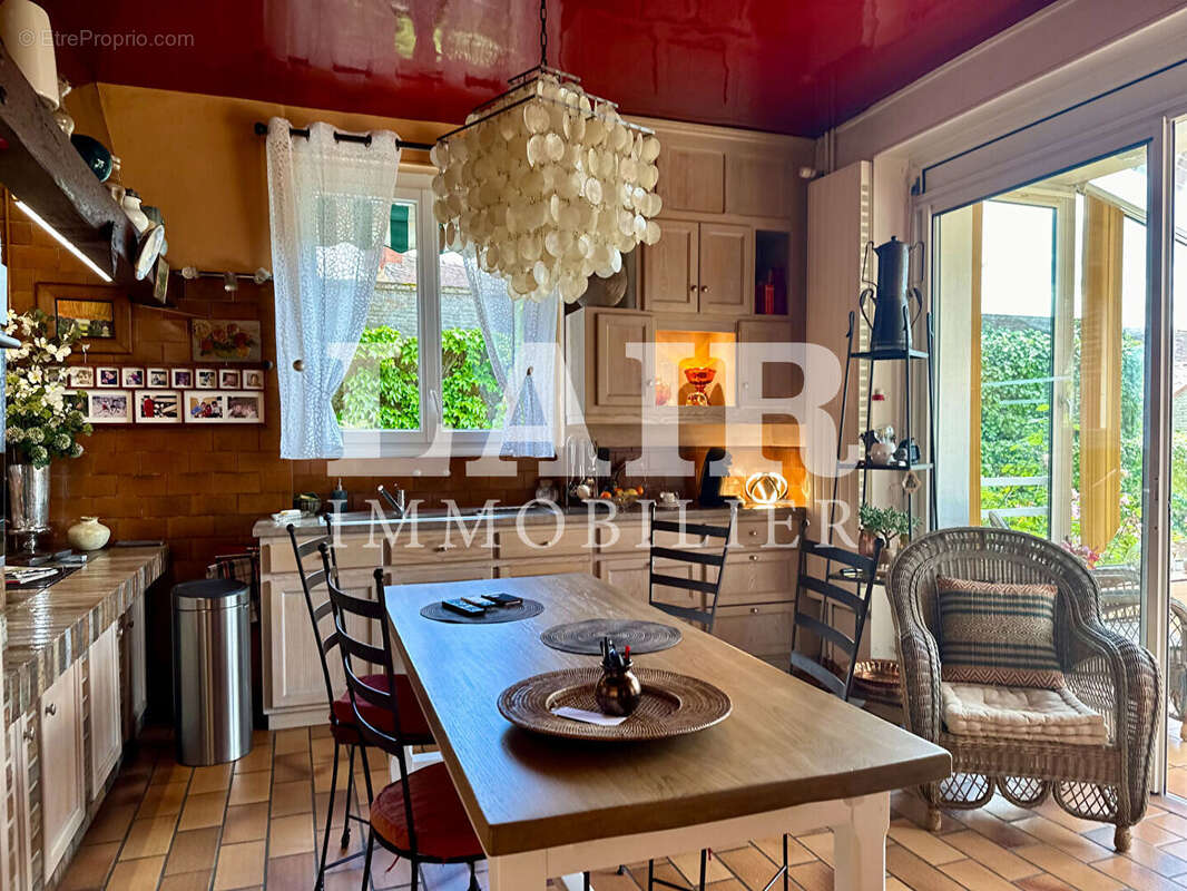 Maison à LE MELE-SUR-SARTHE